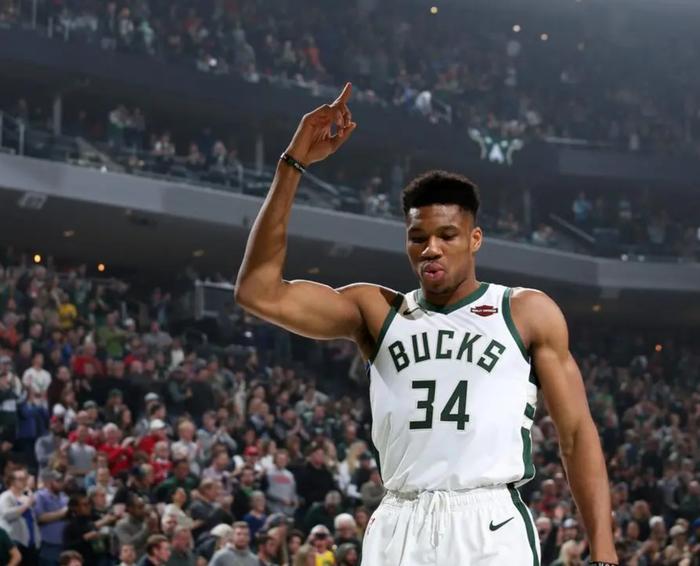 雄鹿大胜开拓者，字母哥状态回暖的简单介绍