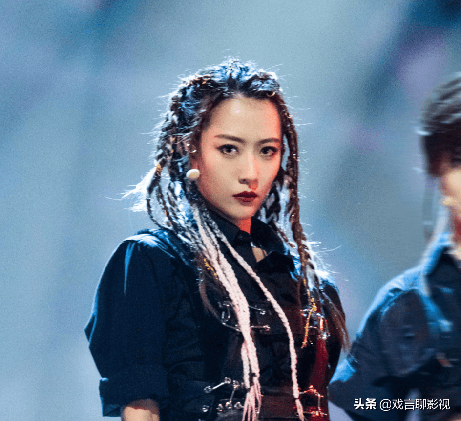 希腊选手拔得头筹，赢得观众赞叹！的简单介绍