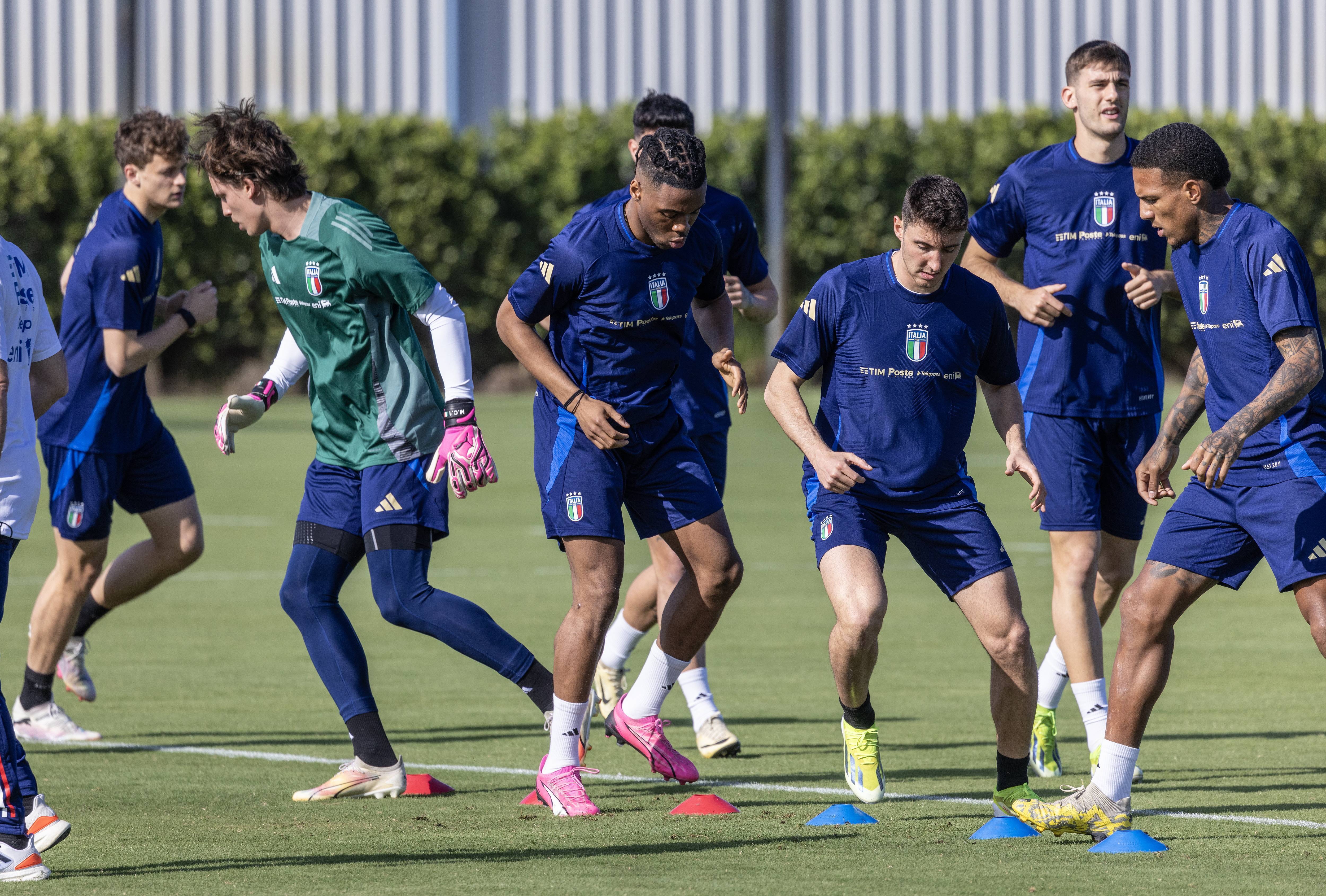 包含欧国联比赛：波兰意大利遭遇尴尬墟市的词条