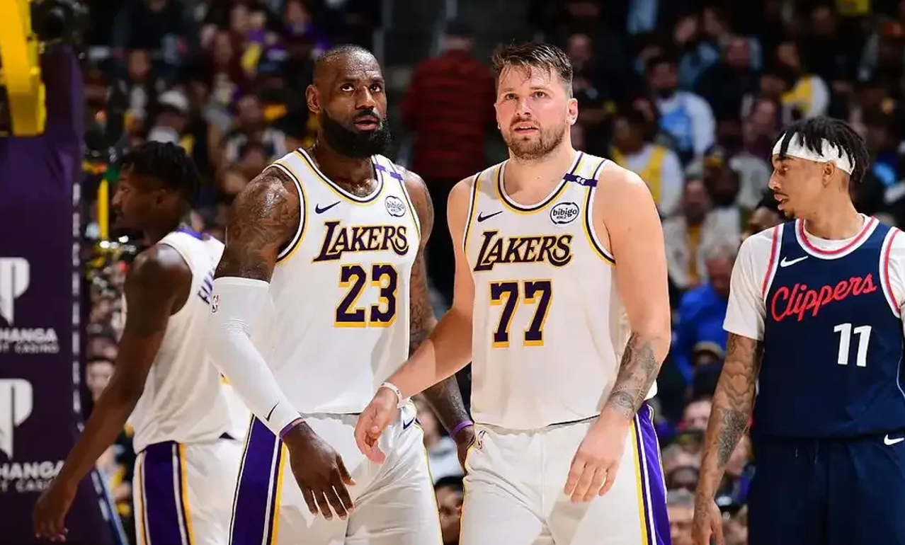 快船队全队发威，联手逼平湖人队赛局的简单介绍