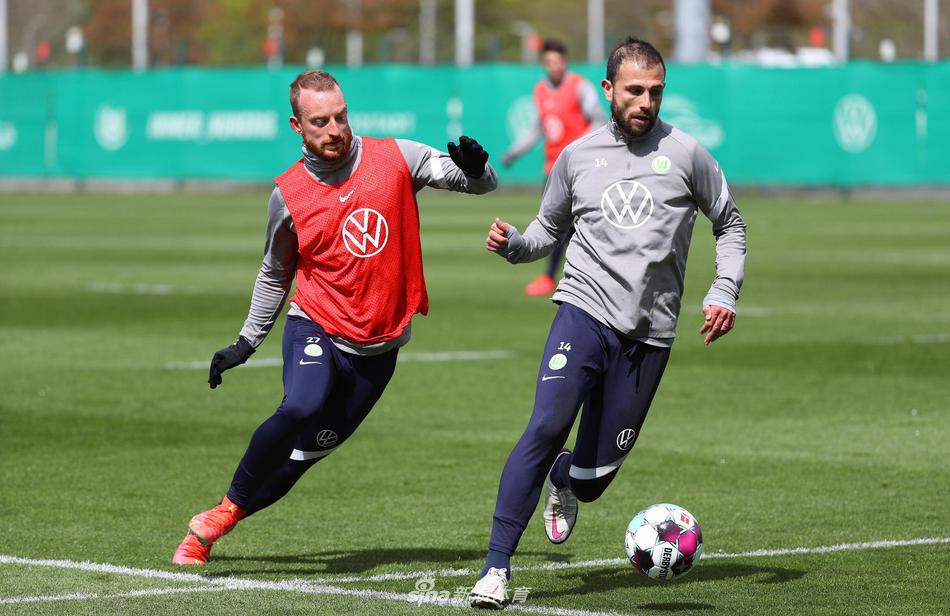 沃尔夫斯堡球员接受采访，分享备战心得的简单介绍